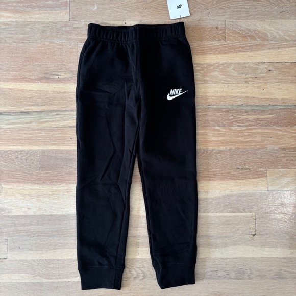 Boys black nike logo jogger sweatpants size 7 nwt - Picture 1 of 1